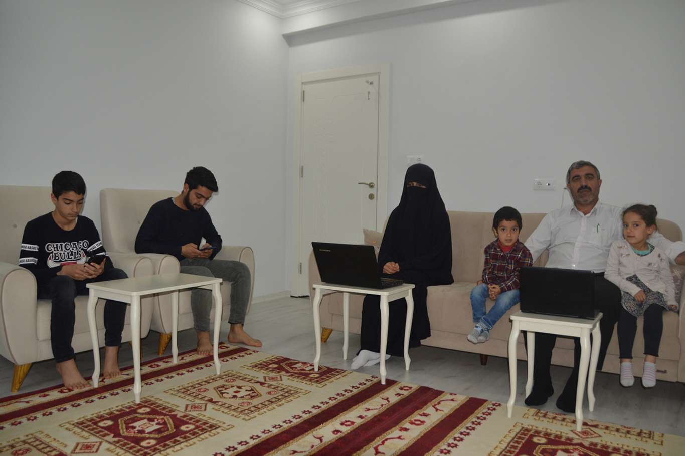 Halk, Siyer Yarışması'na ailece katılmanın heyecanını yaşadı Halk, Siyer Yarışması'na ailece katılmanın heyecanını yaşadı